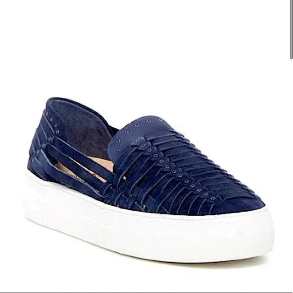 Vince Camuto Shoes Euc Vince Camuto Kenney Woven Leather Slip